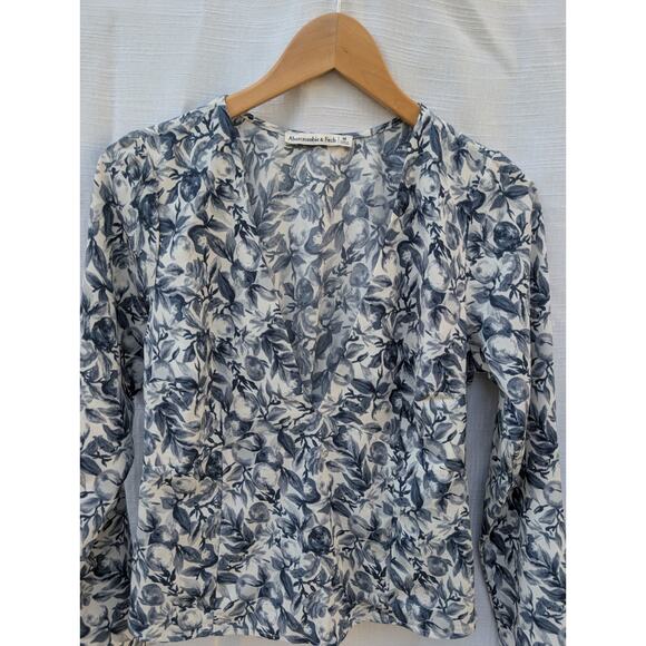 Abercrombie & Fitch Womens Novelty Fruit Print Blouse M Deep V Neck Smocked Back - Picture 5 of 7